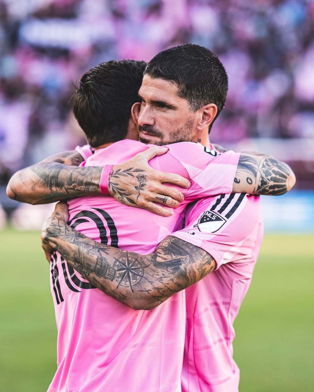 包含赛地聚焦——德甲赛后热度飙升,迈阿密热火止住颓势,媒体盛赞,临场指挥获称赞的词条 包含赛地聚焦——德甲赛后热度飙升,迈阿密热火止住颓势,媒体盛赞,临场指挥获称赞的词条