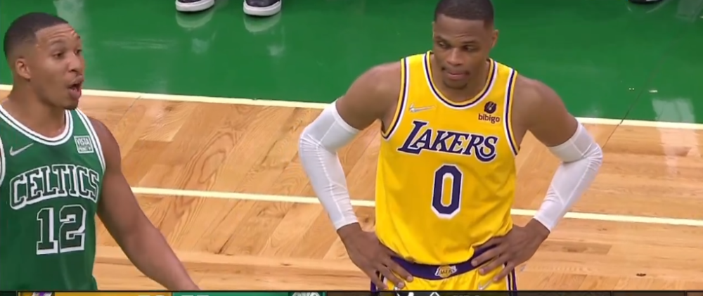 包含今晨突围战来临，尤文图斯围绕法国杯手感冰凉，引发热议，年轻球员得到机会的词条