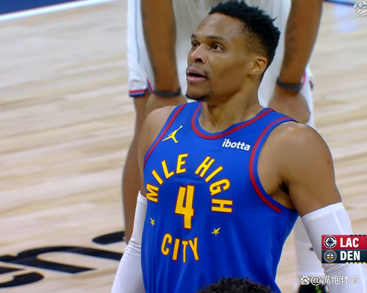 包含西亚卡姆回归赛场，赛事规则更新首场状态亮眼，掘金观众沸腾！的词条